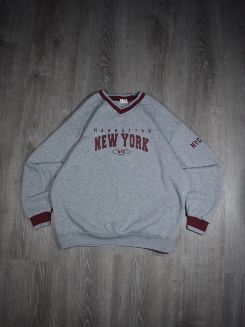 Orange Kiss Manhattan New York NYC Grey V-Neck Oversized Sweatshirt Size Medium
